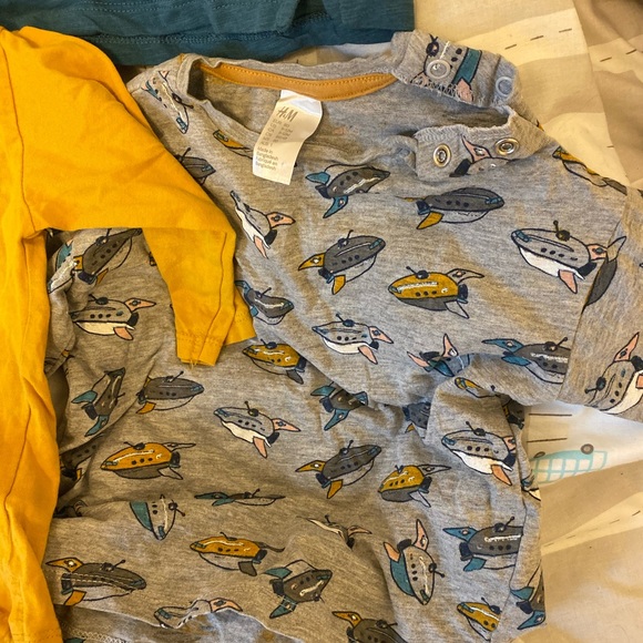 H&M SHIRT BUNDLE 9-12 But fits bigger! - Picture 4 of 4